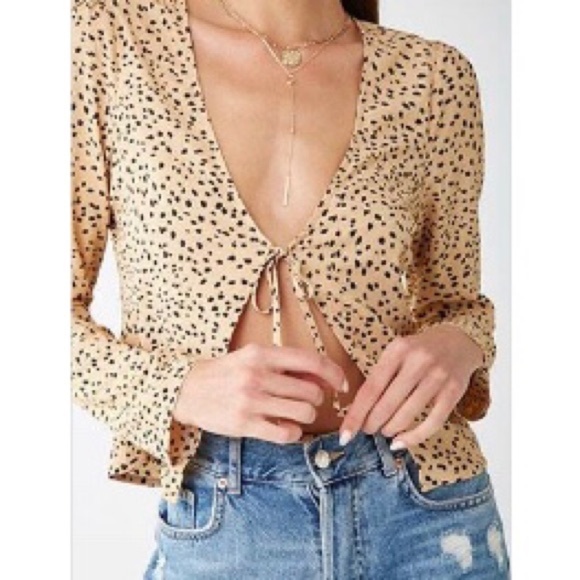 Forever 21 Tops - Forever 21 Tie Front Cheetah Top - S